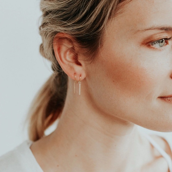 14K Gold Fill Threader Earrings from Favor Jewelry Dainty Feminine NWT - Picture 3 of 6